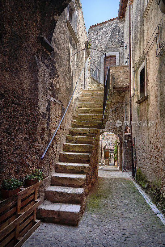 Castelvecchio Calvisio小巷，Abruzzi意大利